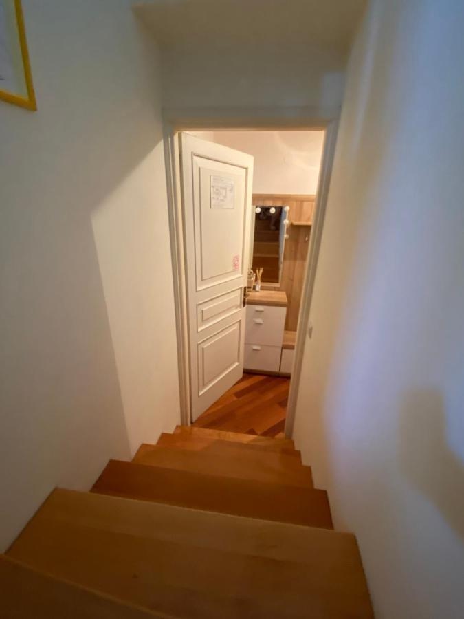 Red Keep Apartment